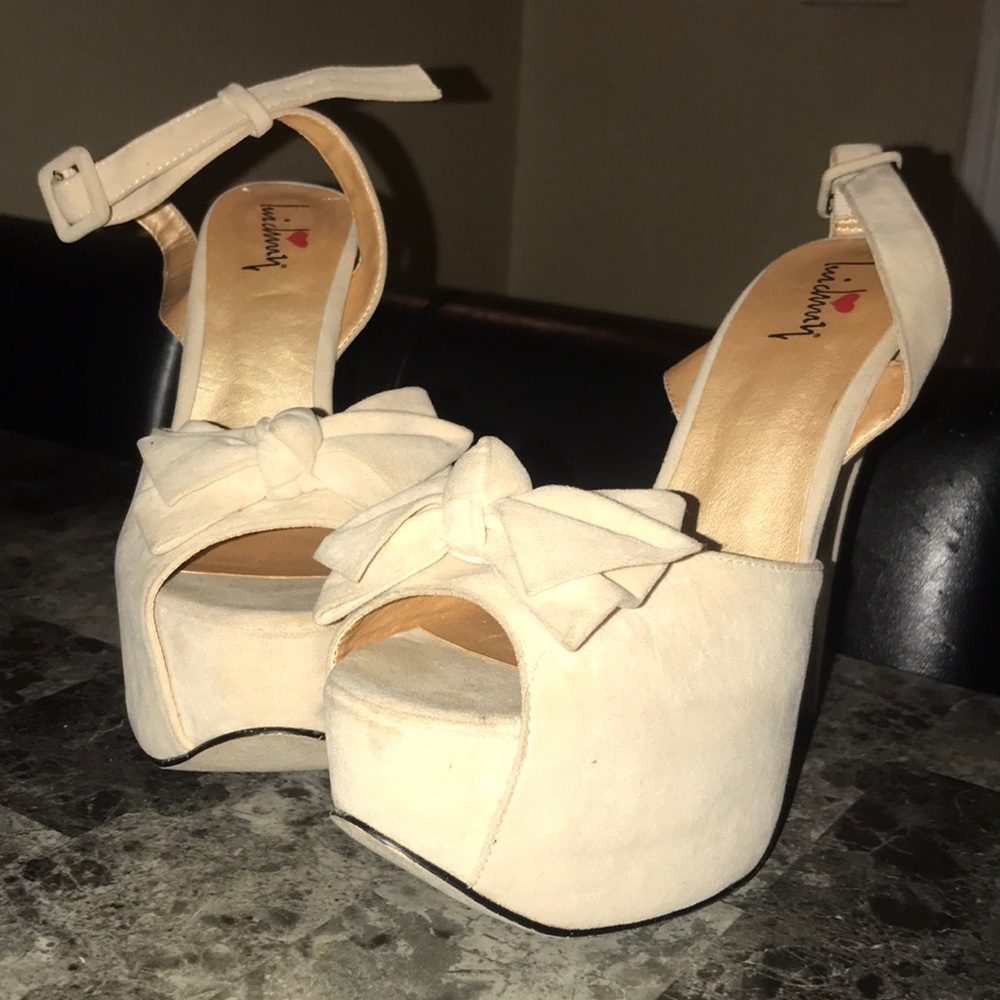 SEXY PUMPS!!!!! SO HOT!!!!!